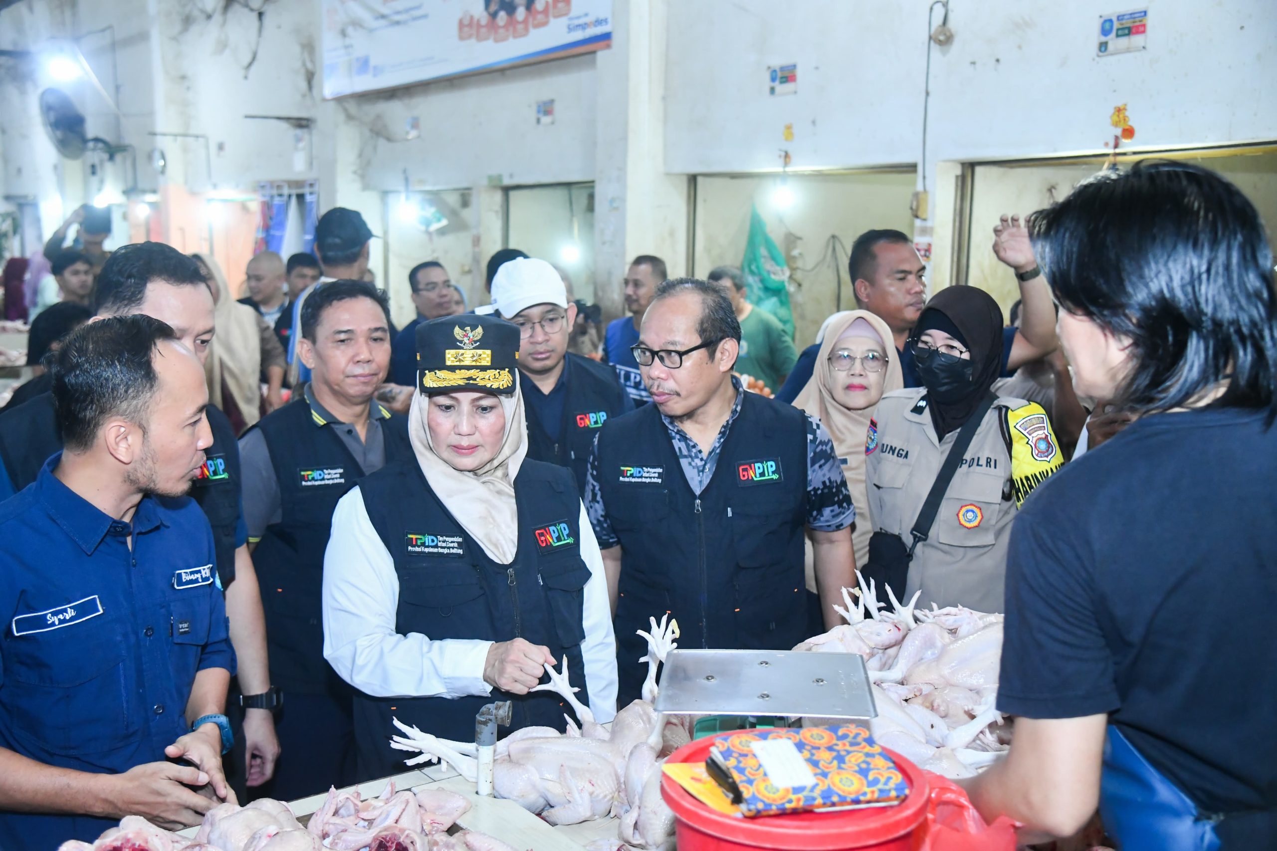 Pantau Stabilitas Harga dan Ketersediaan Bahan Pangan, Wagub Hellyana Sidak Pasar Kite Sungailiat