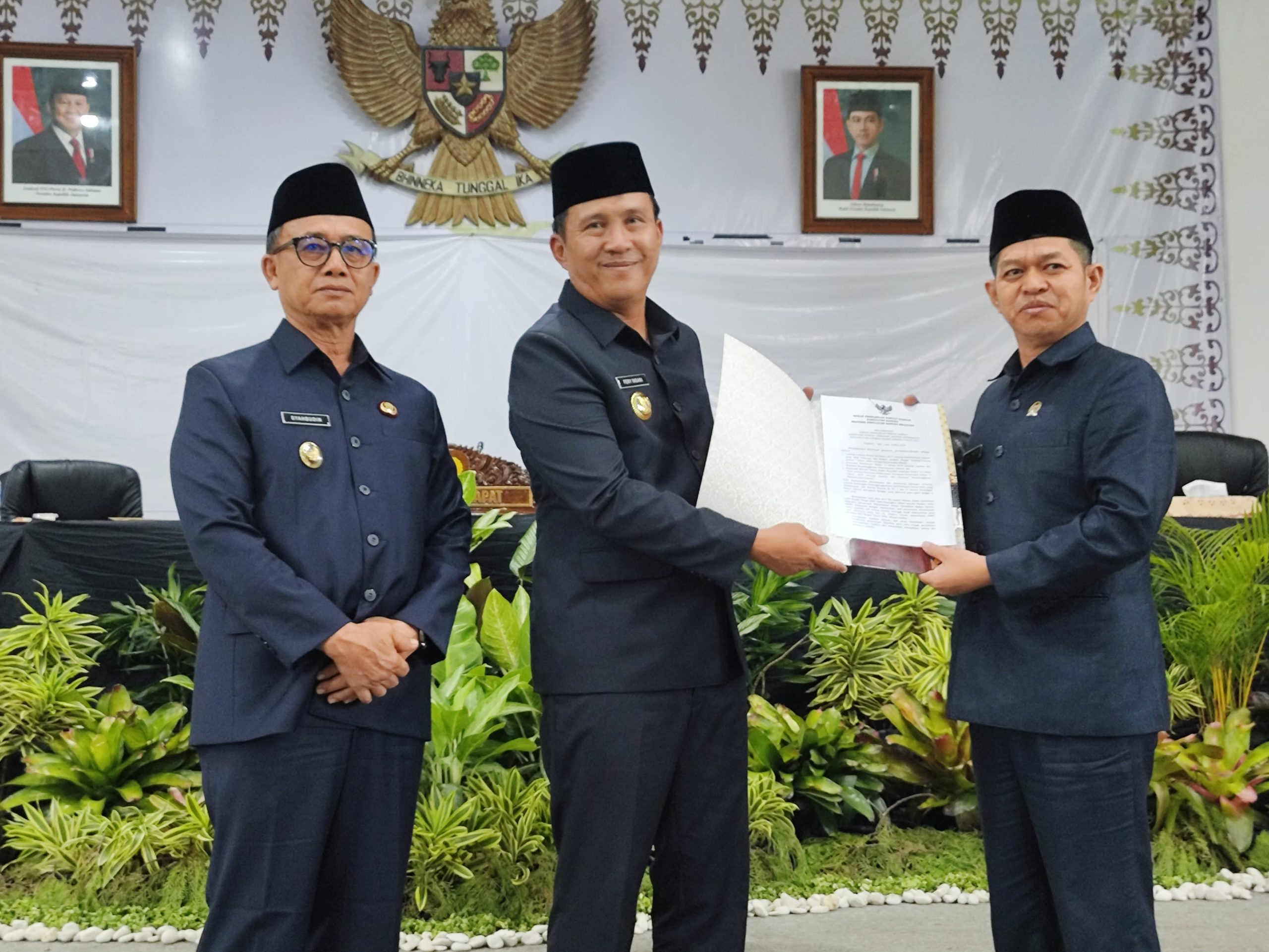 Bupati Hadiri Paripurna DPRD, Terima Rekomendasi LKPJ 2025