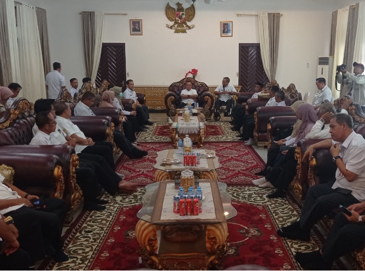 Silaturahmi Pj Bupati dengan Kepala OPD, Langkah Awal Benahi Bumi Sepintu Sedulang